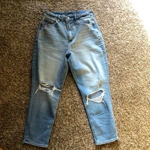AE Curvy Mom Jean